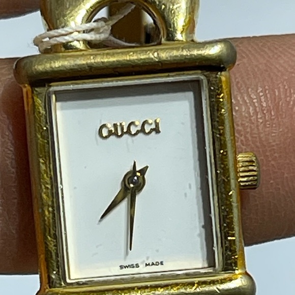 Gucci Watch size 61/2 inch. , preloved. Watch only. - Picture 10 of 11